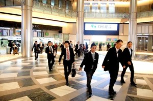 日本の職場は相変わらず男性中心の社会